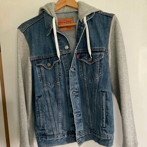 Levi Sweatshirt Jacket size small